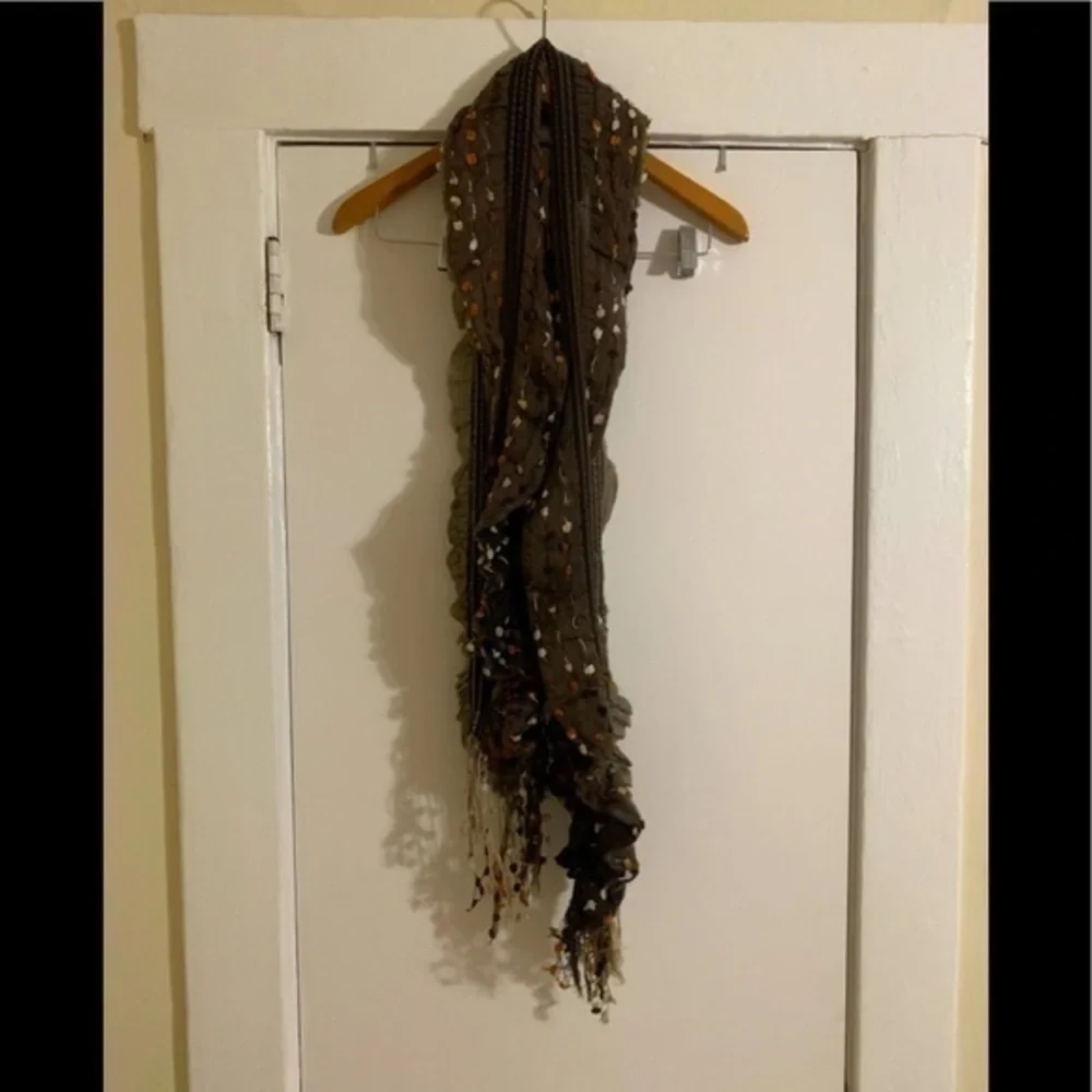 Brown Orange and White Stringy Scarf‎